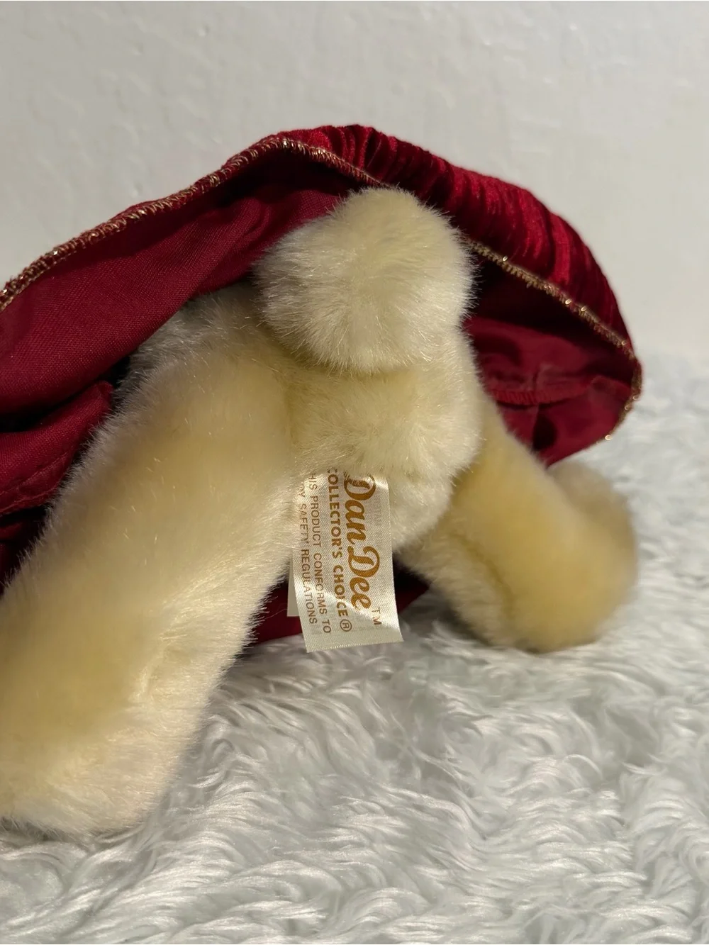 Dandee collectors choice teddy bear  Christmas Dress & Muff Music, Player Red